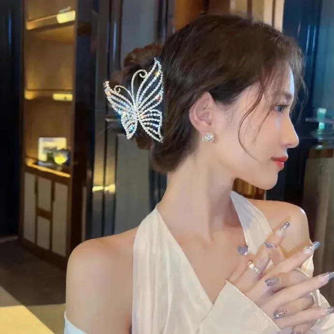 催泪励志晨间剧《一半，蓝色》永野芽郁：左耳失聪的少女与天才发明家的跨越半生羁绊
