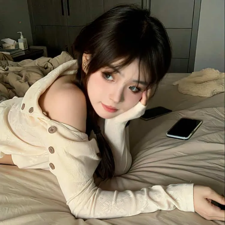 【大尺度惊悚】《深夜的FM》秀爱刘智泰：电台女主播在直播期间，家属却被变态杀手绑架的生死两小时
